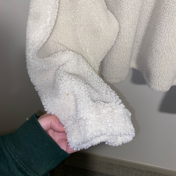 H&M Cropped Drawstring Sherpa - Picture 5 of 5